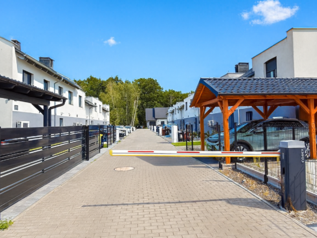 Nowoczesny dom szeregowy z pompą ciepła i fotowoltaiką – Dąbrowa k. Opola